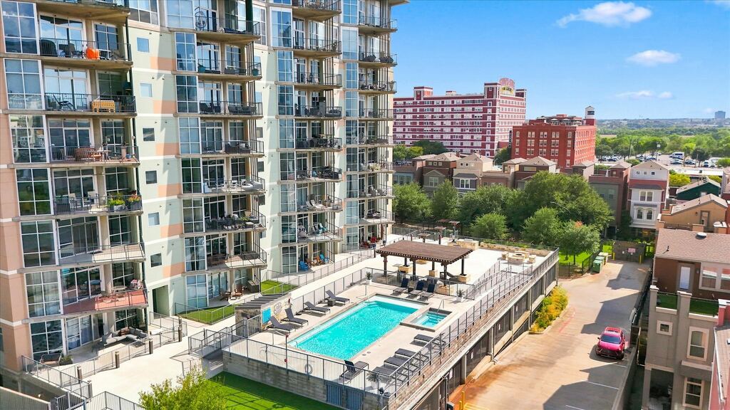 1001 Belleview Street 308, Dallas, TX 75215 — photo 1