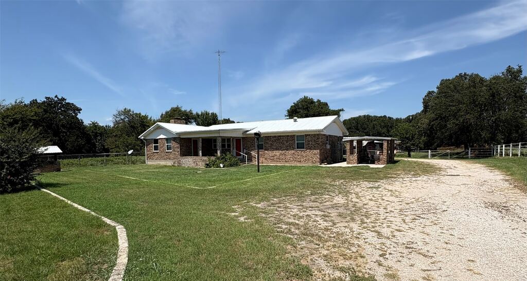 7342 Fm 1810, Chico, TX 76431 — photo 1