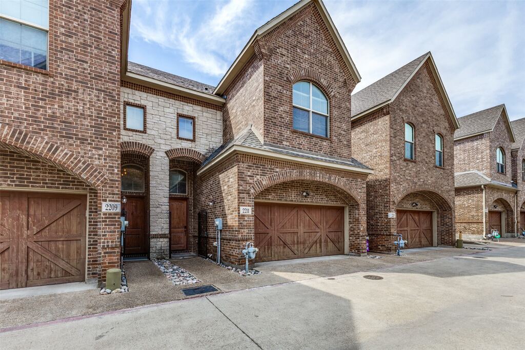2211 Eriksson Lane, Dallas, TX 75204 — photo 1