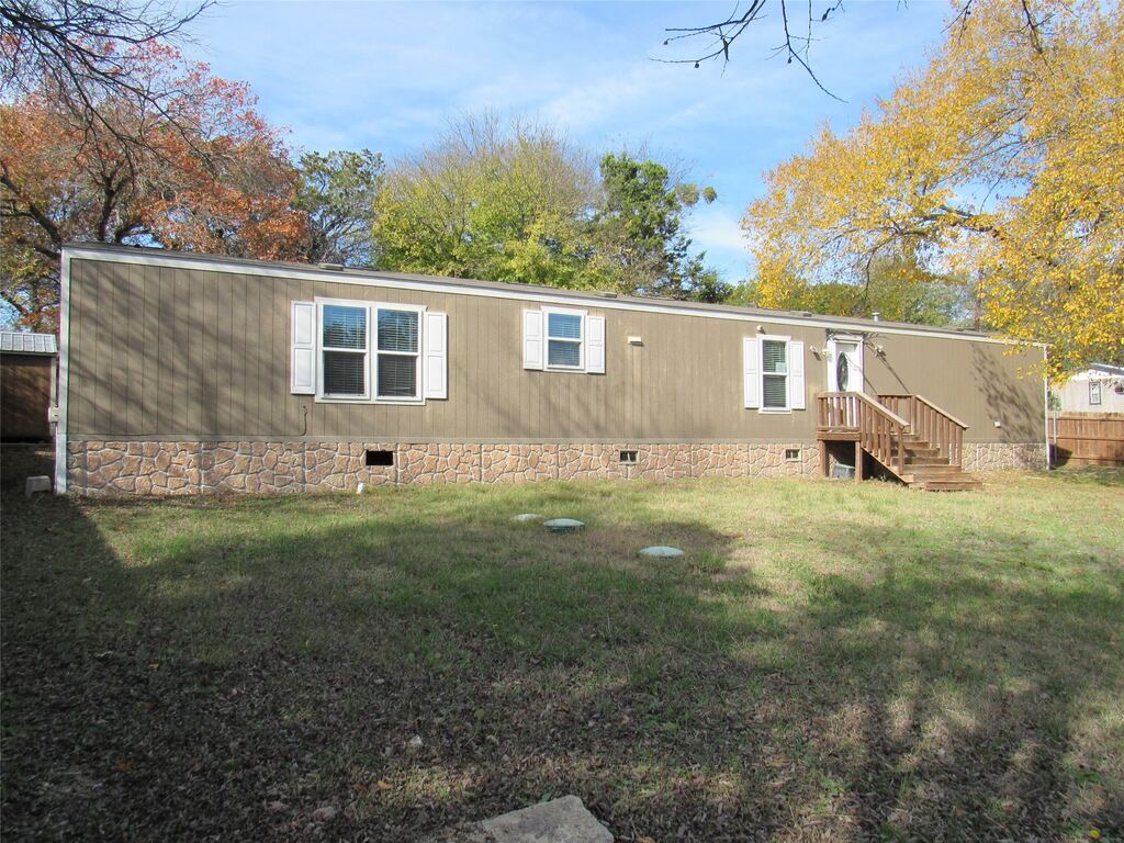 144 9th Street, Whitney, TX 76692 — photo 1