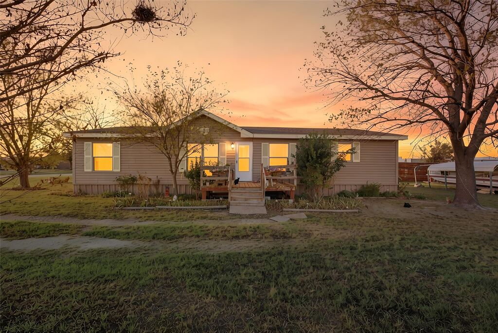 103 Ellis Street, Bardwell, TX 75101 — photo 1