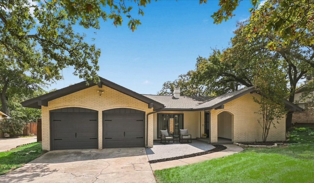 206 Lake Vista W, Highland Village, TX 75077 — photo 1