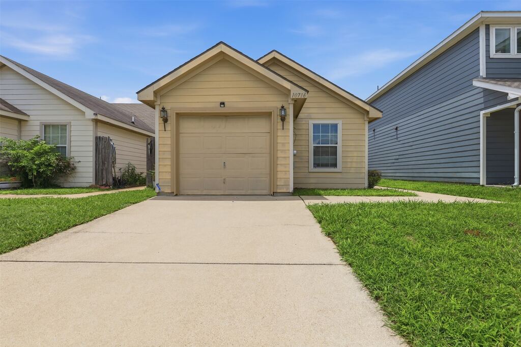 10716 Wild Oak Drive, Fort Worth, TX 76140 — photo 1
