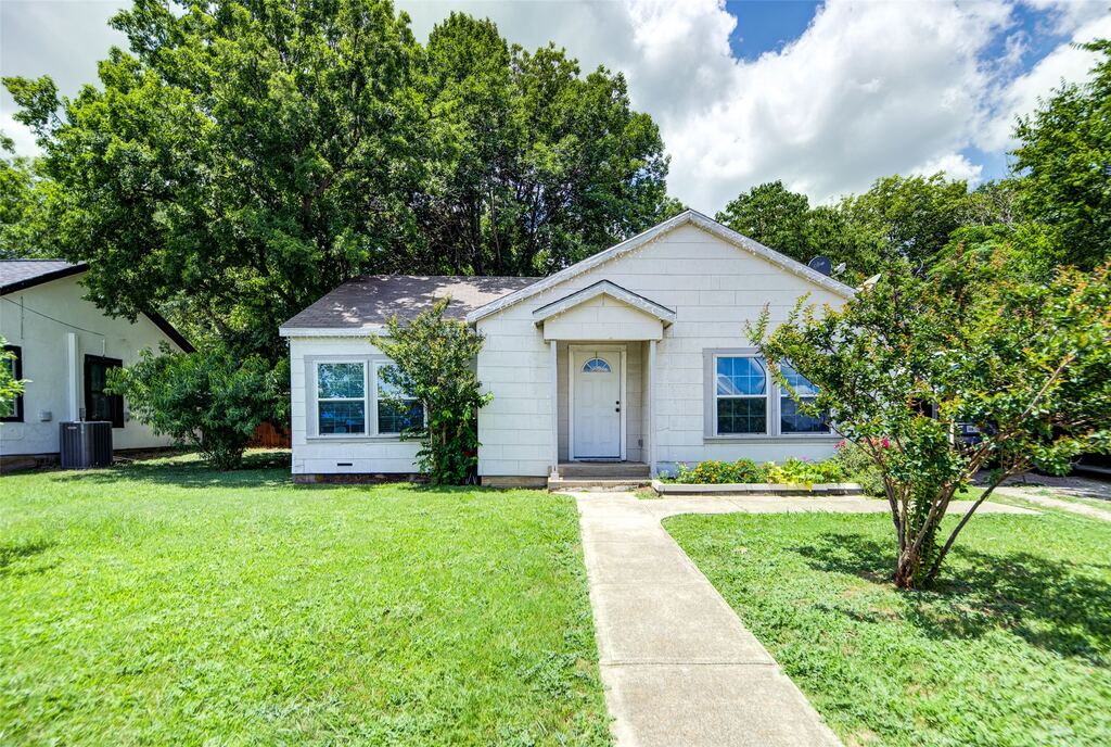 307 N Miller Street, Decatur, TX 76234 — photo 1