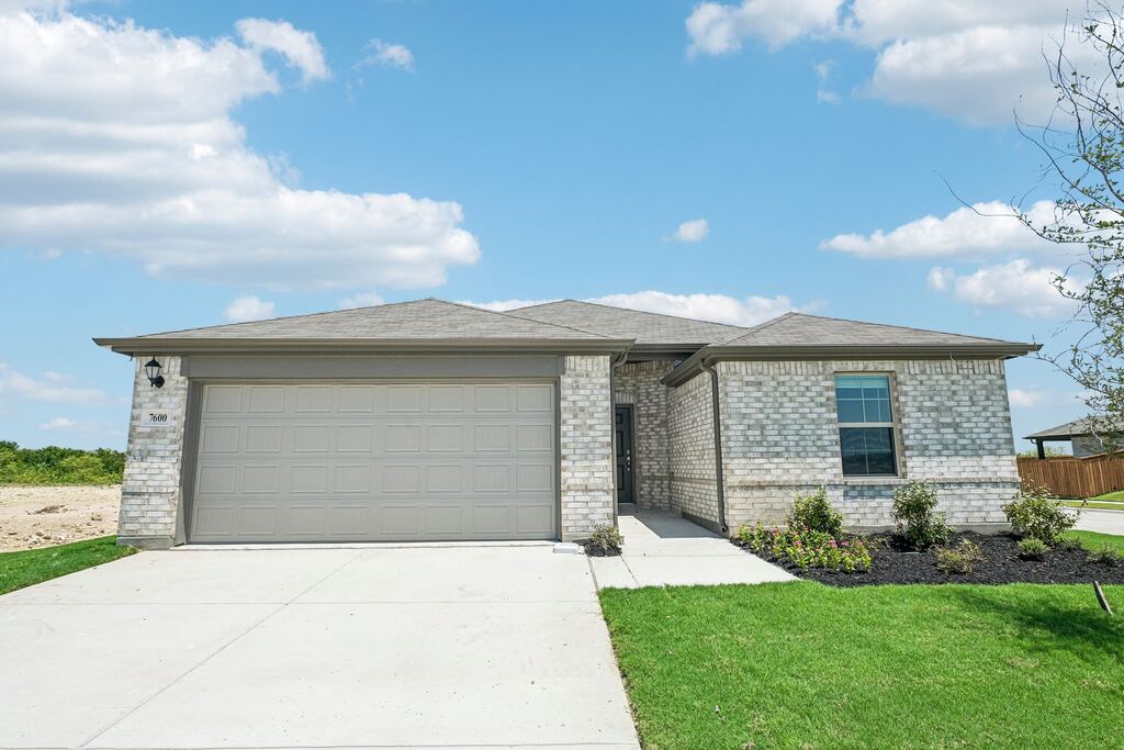 7600 Sapwood Drive, Fort Worth, TX 76131 — photo 1