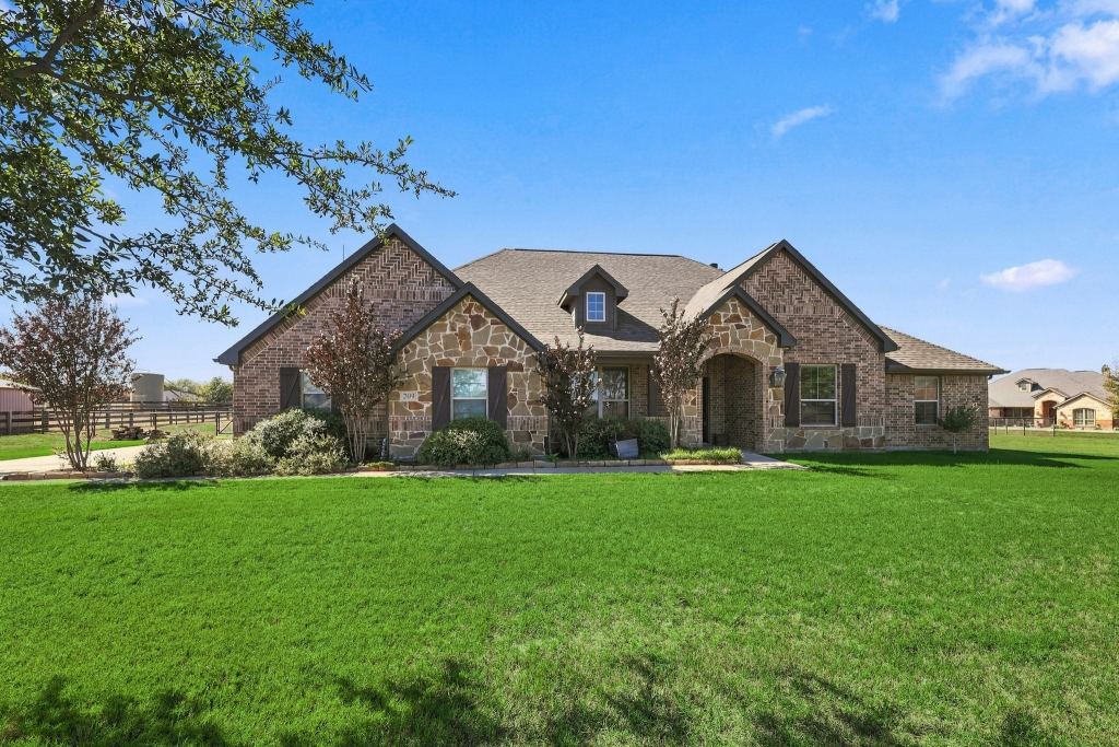 209 Highland Hills Boulevard, Decatur, TX 76234 — photo 1