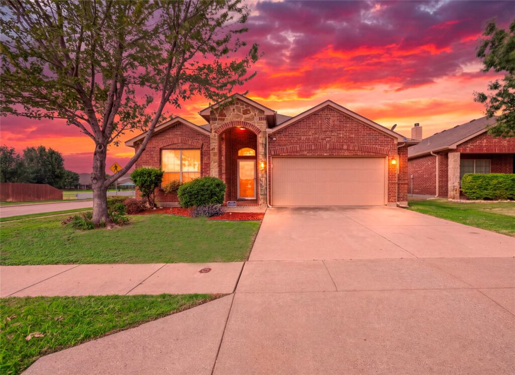10901 Hawks Landing Road, Fort Worth, TX 76052 — photo 1
