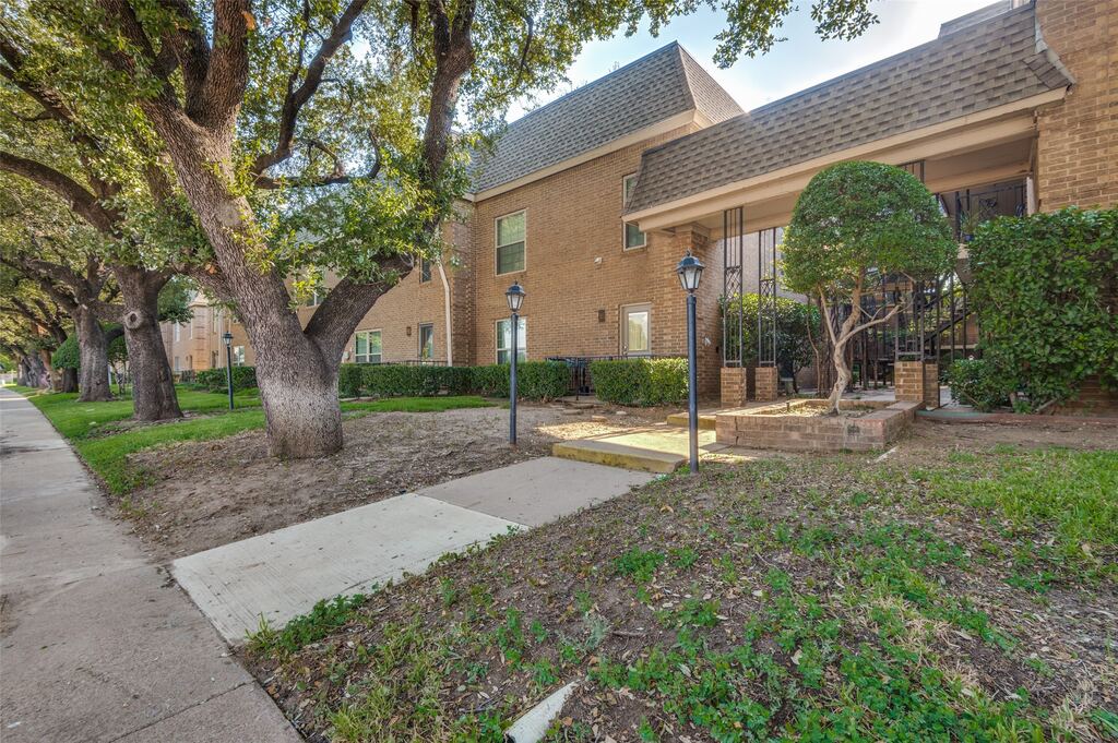 4430 Harlanwood Drive N 209, Fort Worth, TX 76109 — photo 1