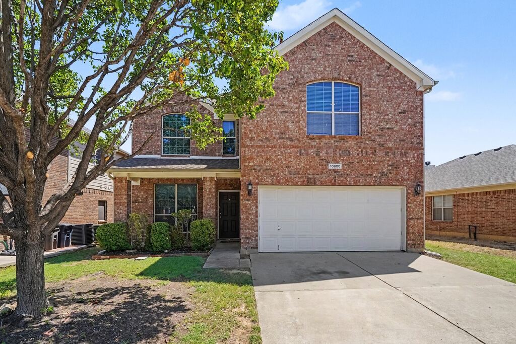 10800 Emerald Park Lane, Fort Worth, TX 76052 — photo 1