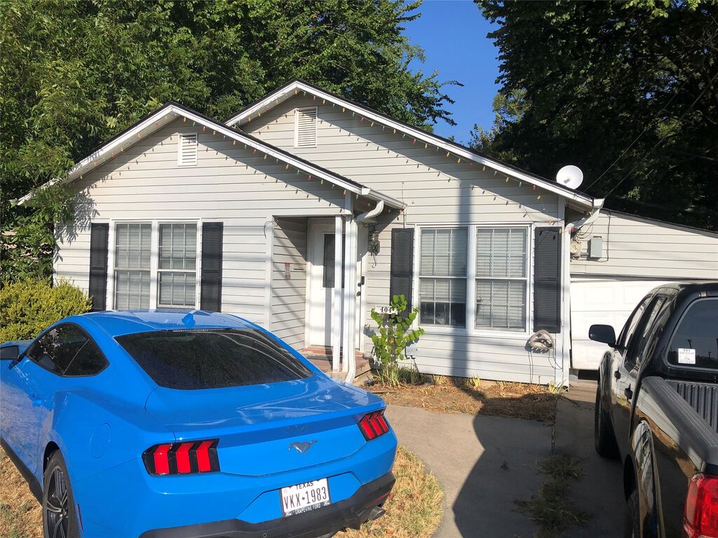 404 N Mill Street, Bowie, TX 76230 — photo 1
