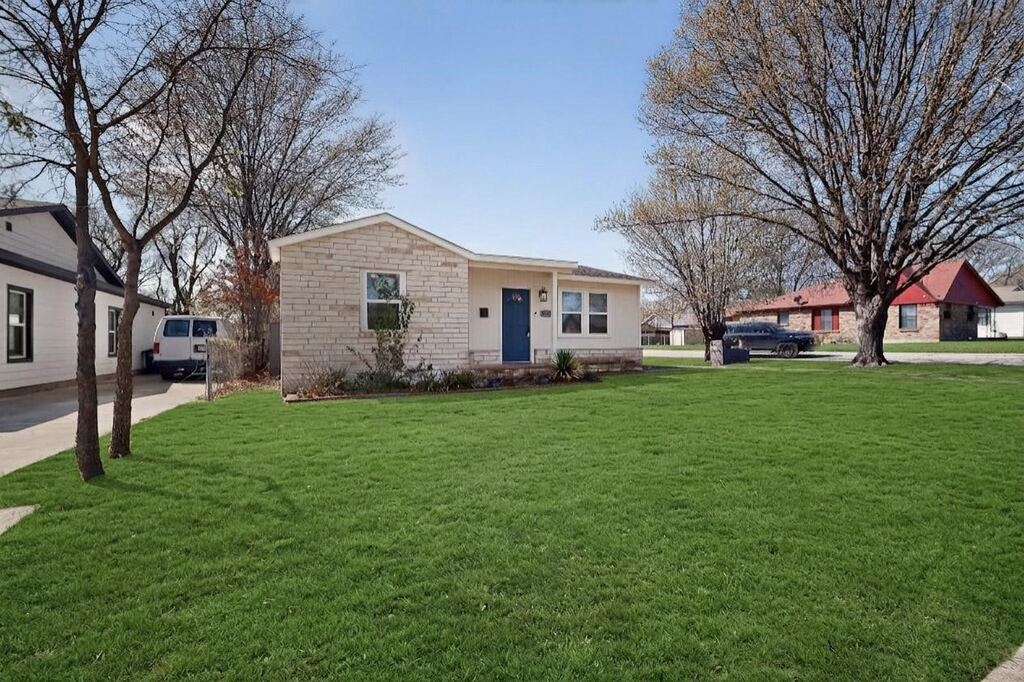 1300 E Mulkey Street, Fort Worth, TX 76104 — photo 1
