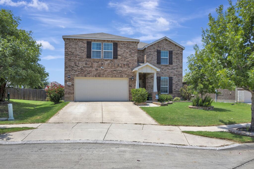 8105 Kurgan Trail, Fort Worth, TX 76131 — photo 1