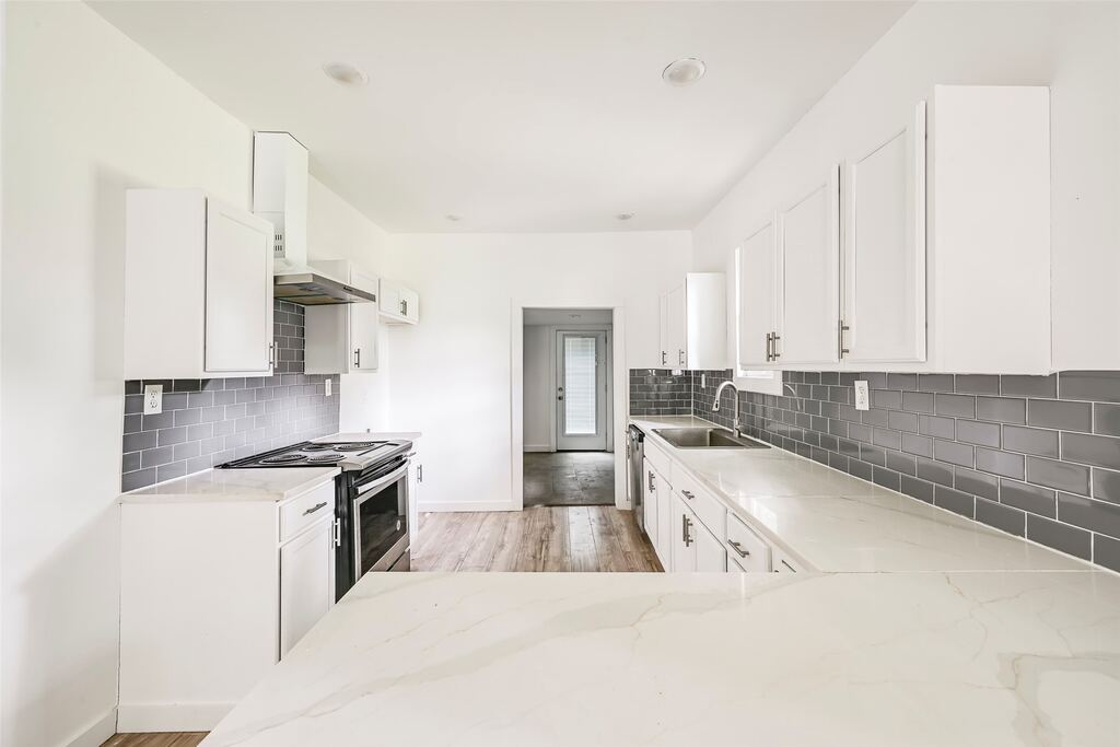 1336 E Maddox Avenue, Fort Worth, TX 76104 — photo 1