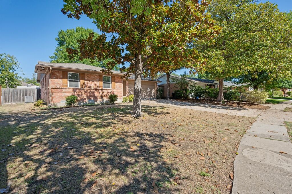 8819 Graywood Drive, Dallas, TX 75243 — photo 1