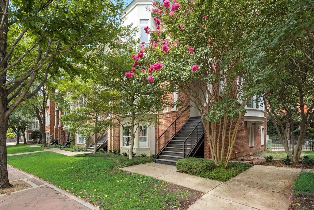 2205 Canton Street 111, Dallas, TX 75201 — photo 1