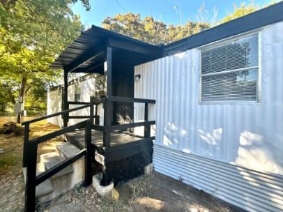 307 E Cates Street 300, Bridgeport, TX 76426 — photo 1