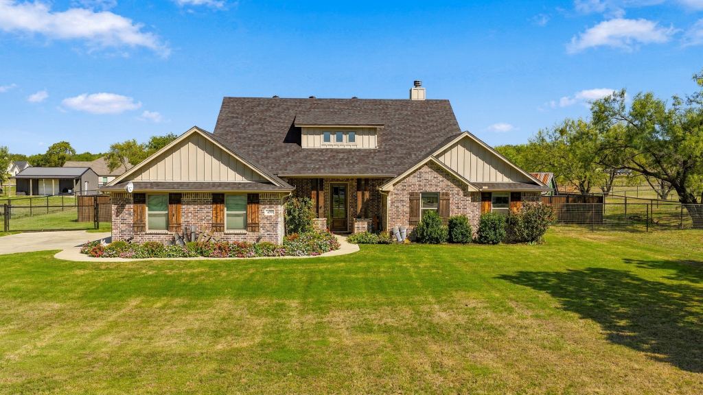470 Wilson Bend Road, Millsap, TX 76066 — photo 1