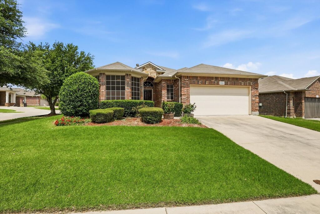 4524 Lacewood Drive