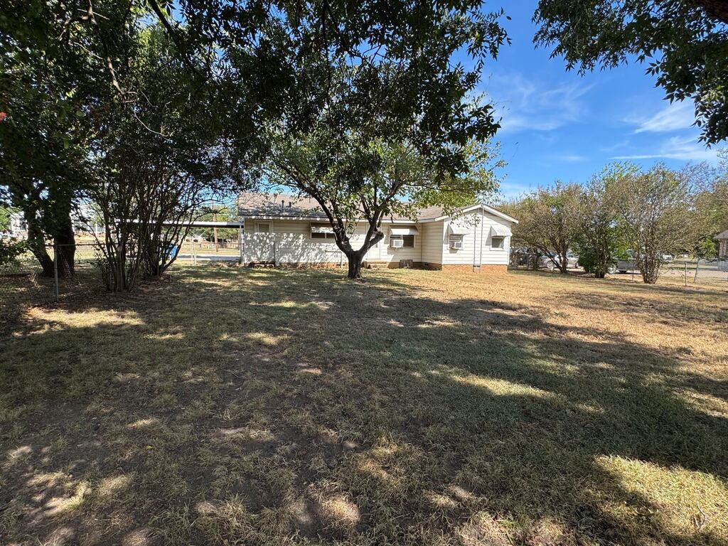 401 N Terry Street, Malakoff, TX 75148 — photo 1