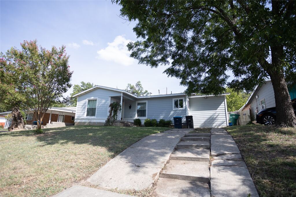 2121 San Jose, Fort Worth, TX 76112 — photo 1