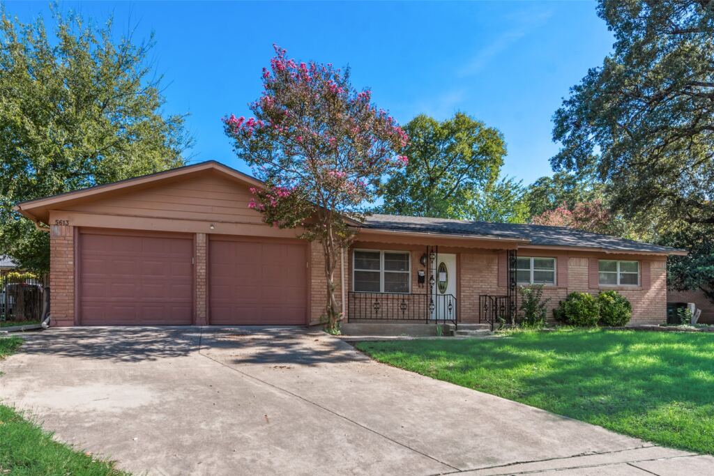 5613 Wimbleton Way, Fort Worth, TX 76133 — photo 1
