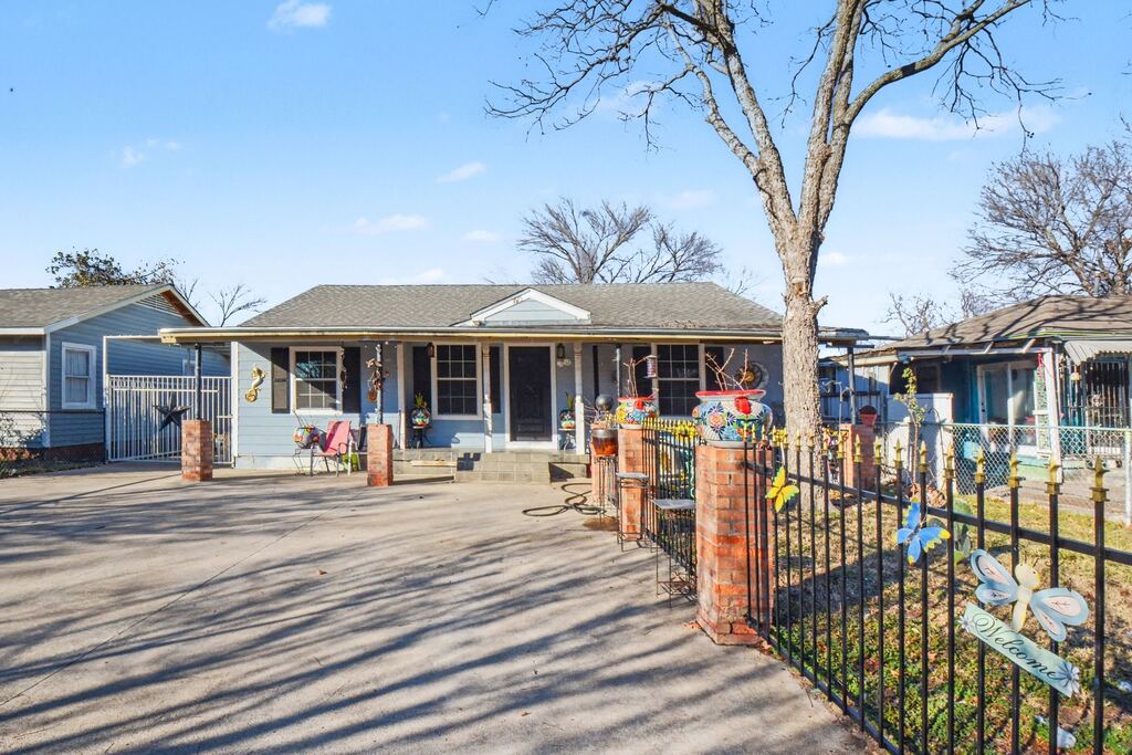 1615 Barlow Avenue, Dallas, TX 75224 — photo 1