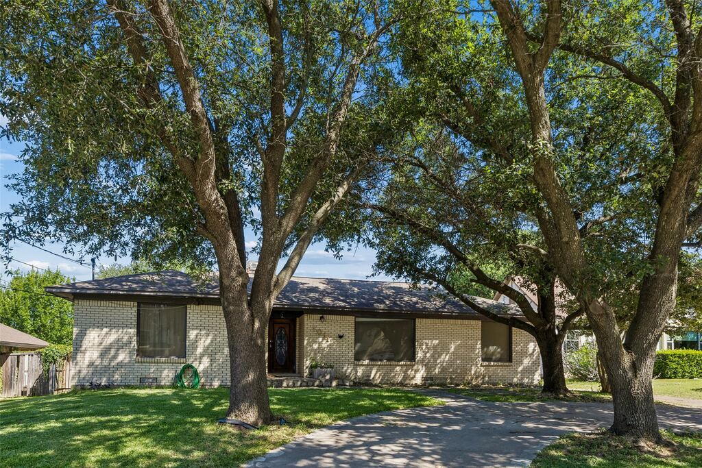 8011 Eagle Trail, Dallas, TX 75238 — photo 1