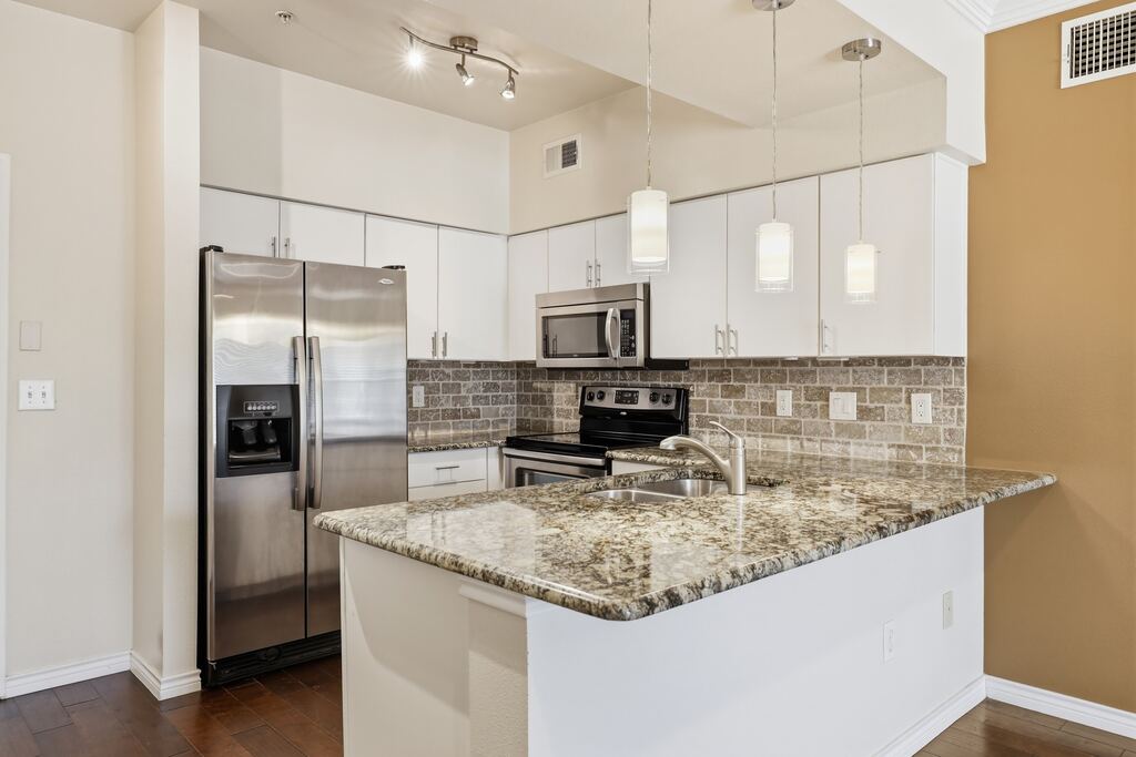 3102 Kings Road 2212, Dallas, TX 75219 — photo 1