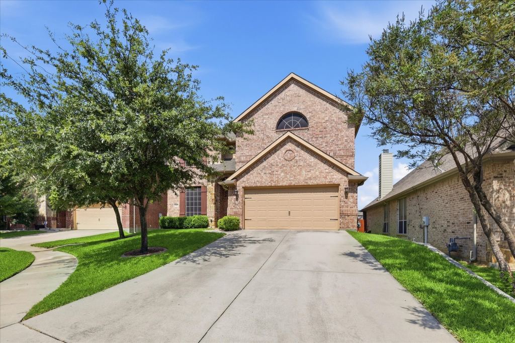 1905 Fountain Meadows Drive, Euless, TX 76039 — photo 1