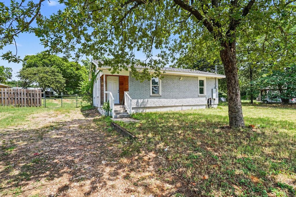 6337 Renwood Drive, Fort Worth, TX 76140 — photo 1