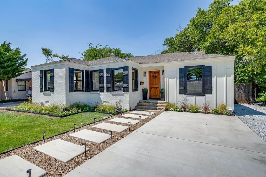2704 W Biddison Street, Fort Worth, TX 76109 — photo 1