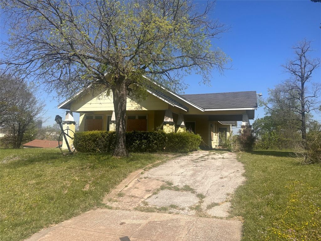 2005 Avenue B, Fort Worth, TX 76104 — photo 1