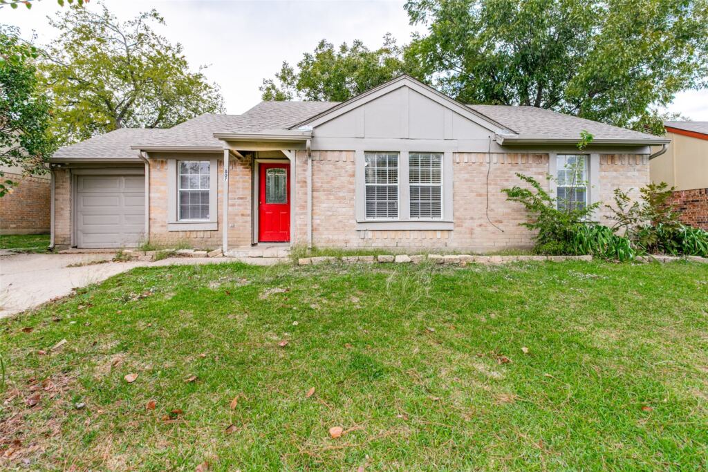 807 Cavalier Drive, Arlington, TX 76017 — photo 1