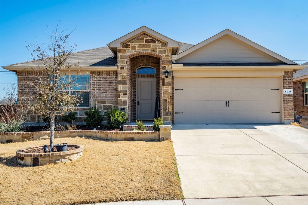 8028 Muddy Creek Drive, Fort Worth, TX 76131 — photo 1