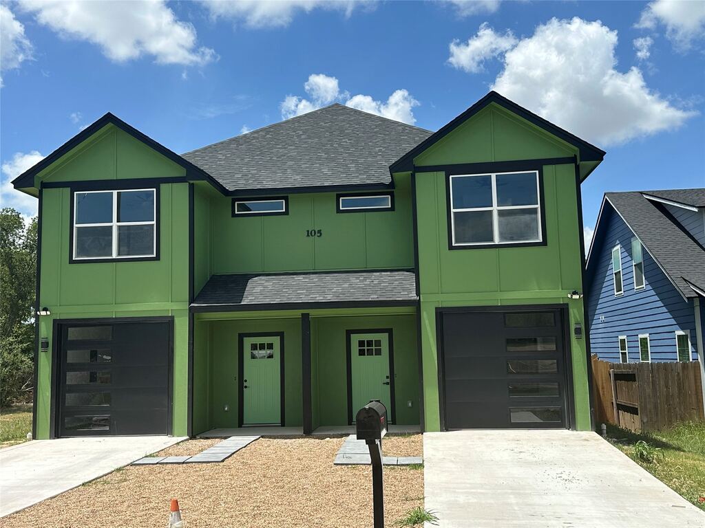 105 Pullen Street A, McGregor, TX 76657 — photo 1