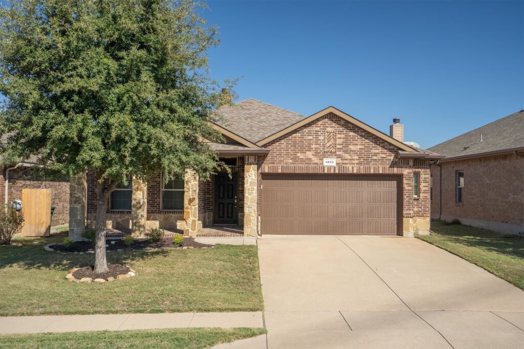 4033 Lazy River Ranch Road, Fort Worth, TX 76262 — photo 1