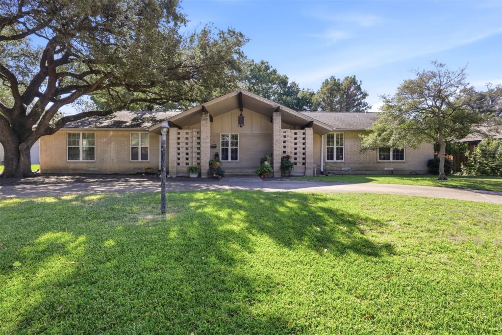 7806 Woodstone Lane, Dallas, TX 75248 — photo 1