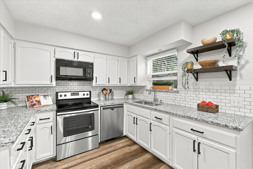 4801 Crest Drive, Arlington, TX 76017 — photo 1