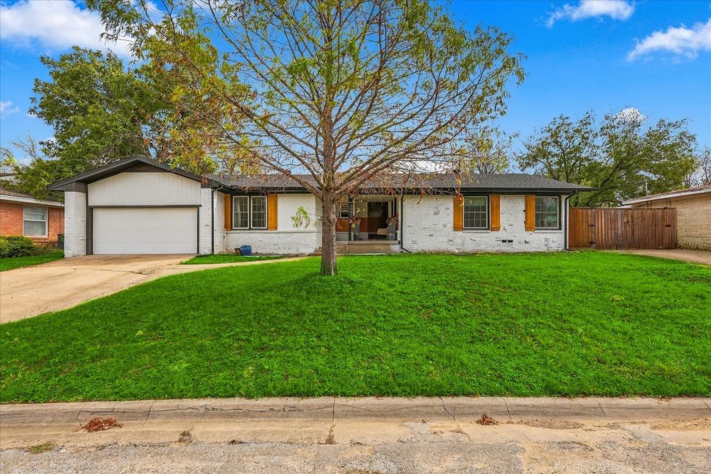2740 Spruce Park Drive, Richland Hills, TX 76118 — photo 1