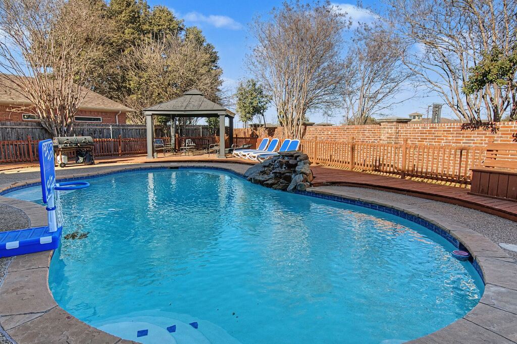 6400 Briercliff Court, Fort Worth, TX 76132 — photo 1