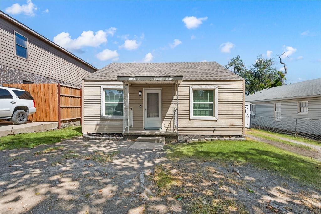 2712 27th Street, Fort Worth, TX 76106 — photo 1