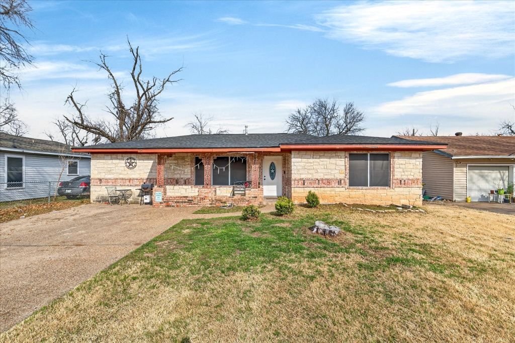 1115 Fisher Street, Bellmead, TX 76705 — photo 1