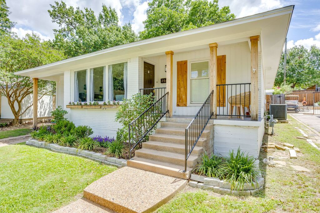 2541 Walsh Court, Fort Worth, TX 76109 — photo 1