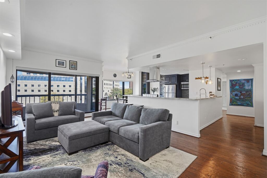 3030 Mckinney Avenue 404, Dallas, TX 75204 — photo 1