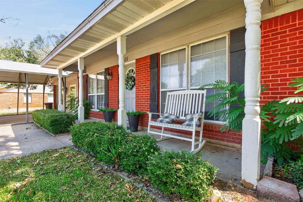 105 Murray Street, Joshua, TX 76058 — photo 1