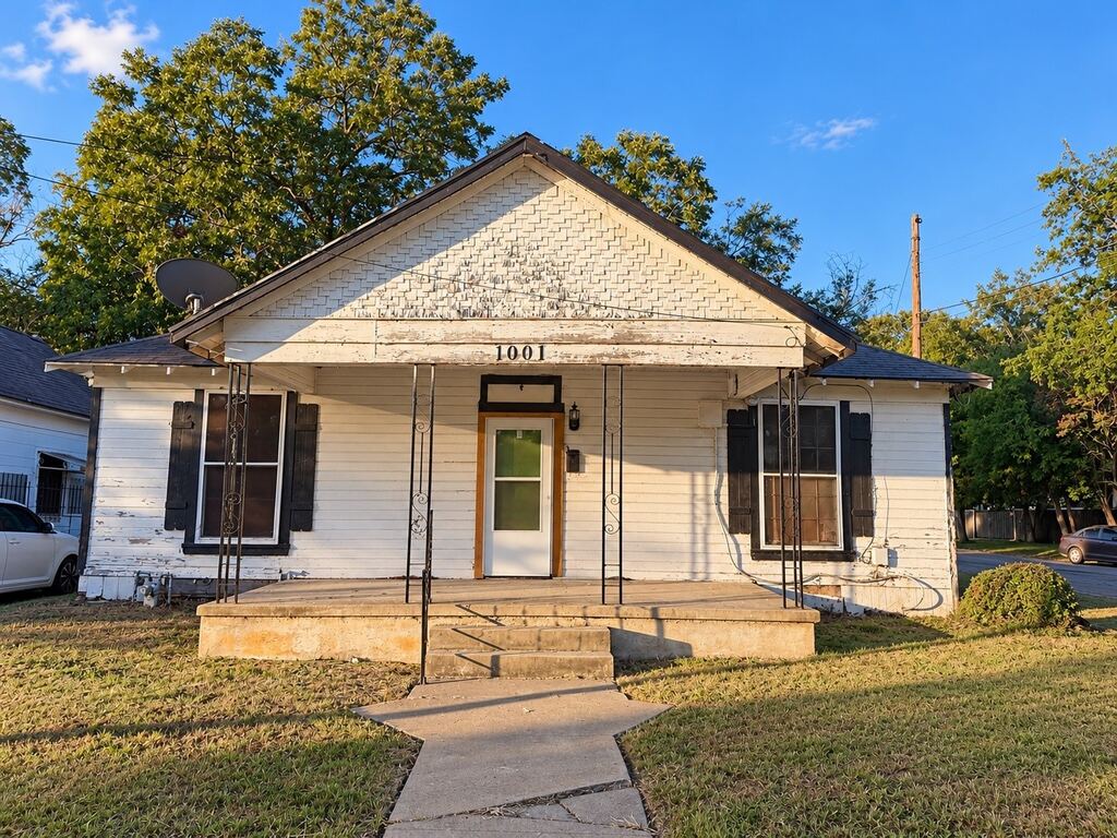 1001 S 16th Street, Waco, TX 76706 — photo 1