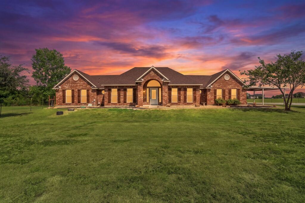 627 County Road 4445, Trenton, TX 75490 — photo 1