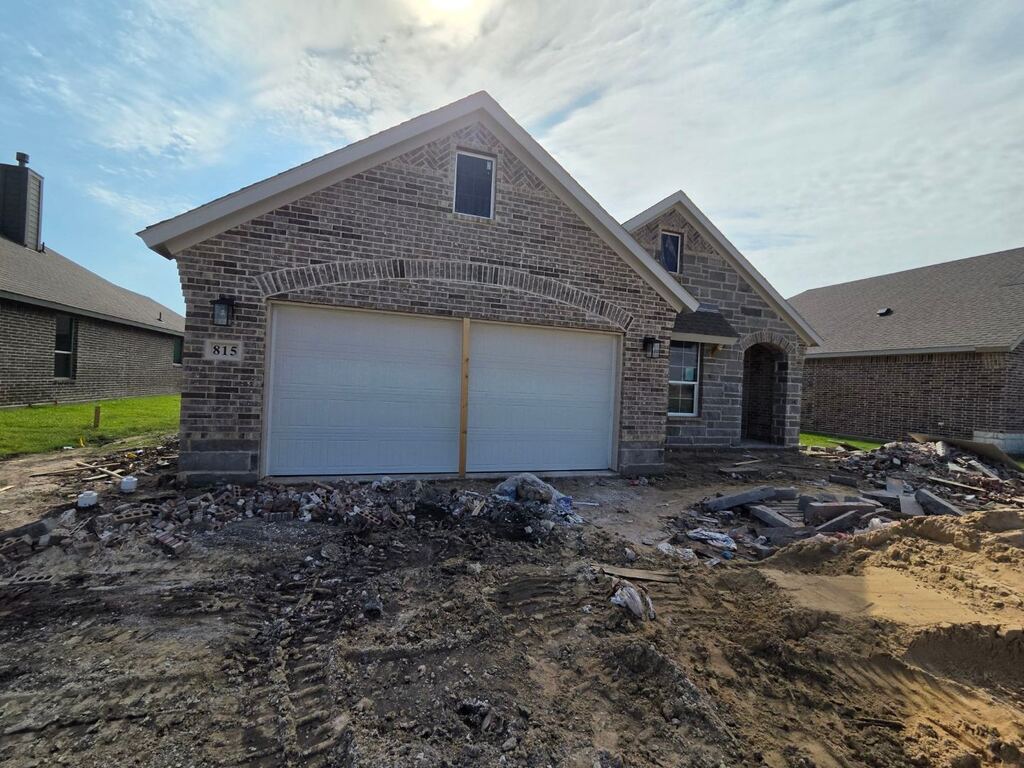 815 Silverleaf Drive, Ennis, TX 75119 — photo 1