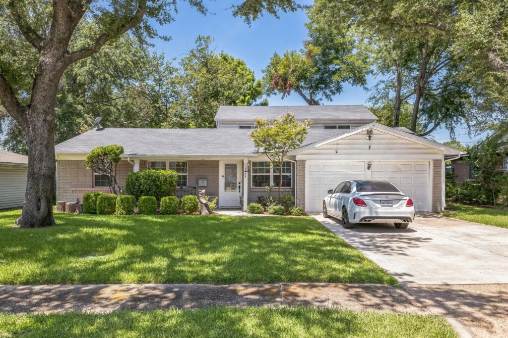 13125 Red Fern Lane, Dallas, TX 75240 — photo 1