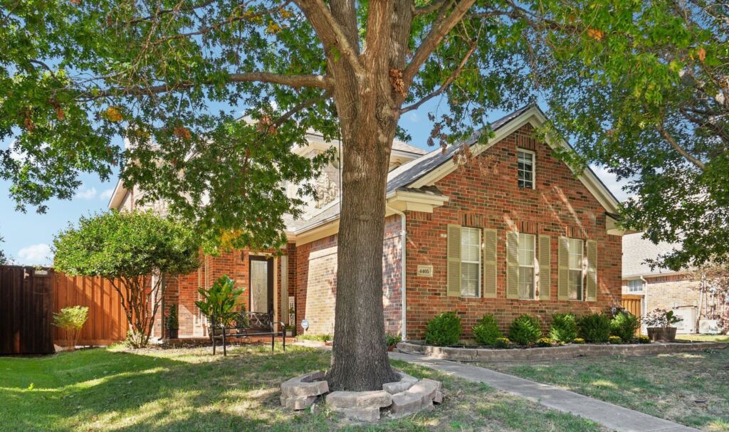 4405 Meadowcove Drive